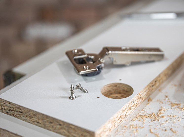 Montaje de cocinas completas para viviendas y reformas en Balmaseda Cocinas con muebles oscuros: claves para acertar en Balmaseda